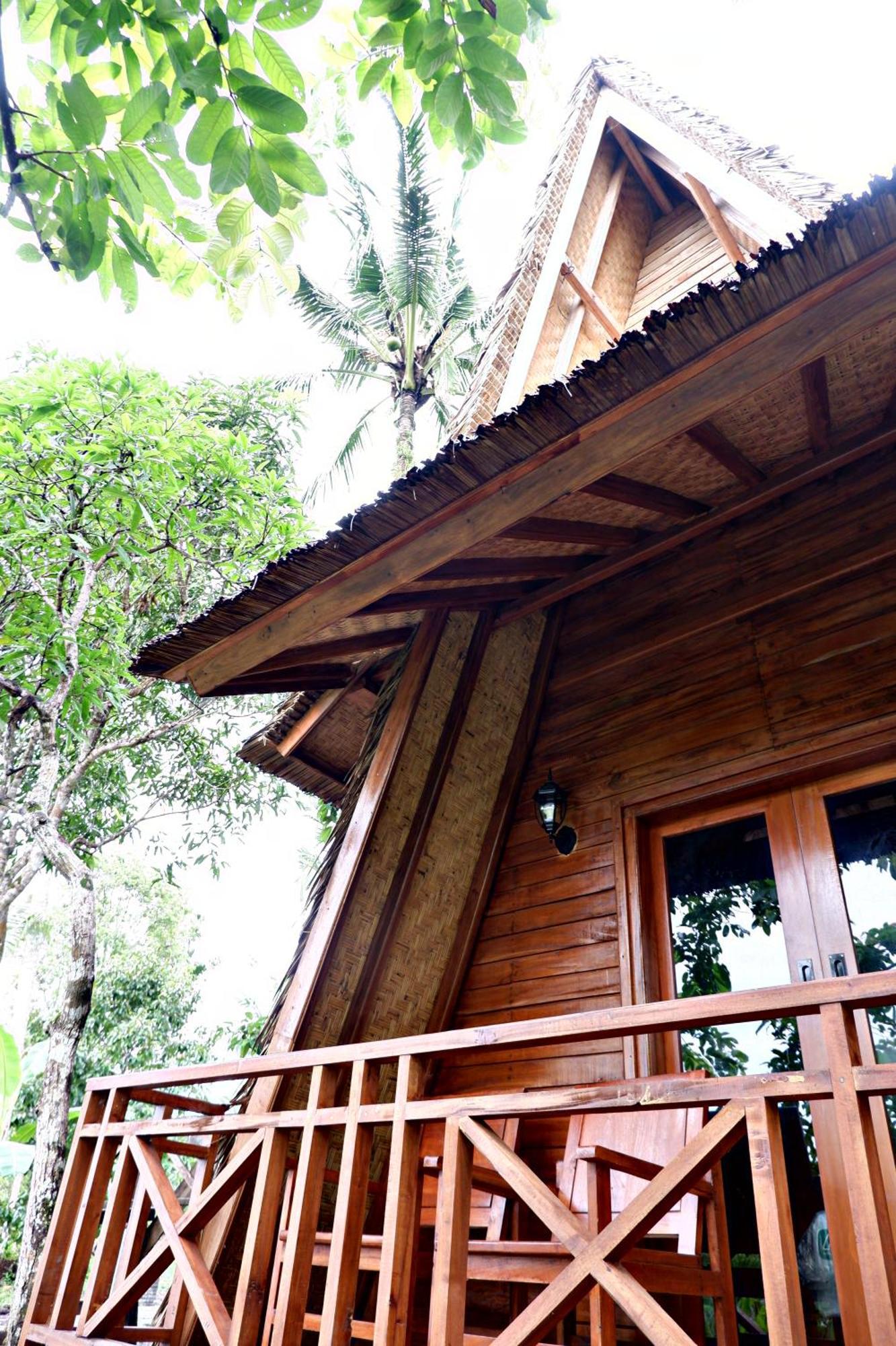 Aum Resort Pulukan Exteriör bild