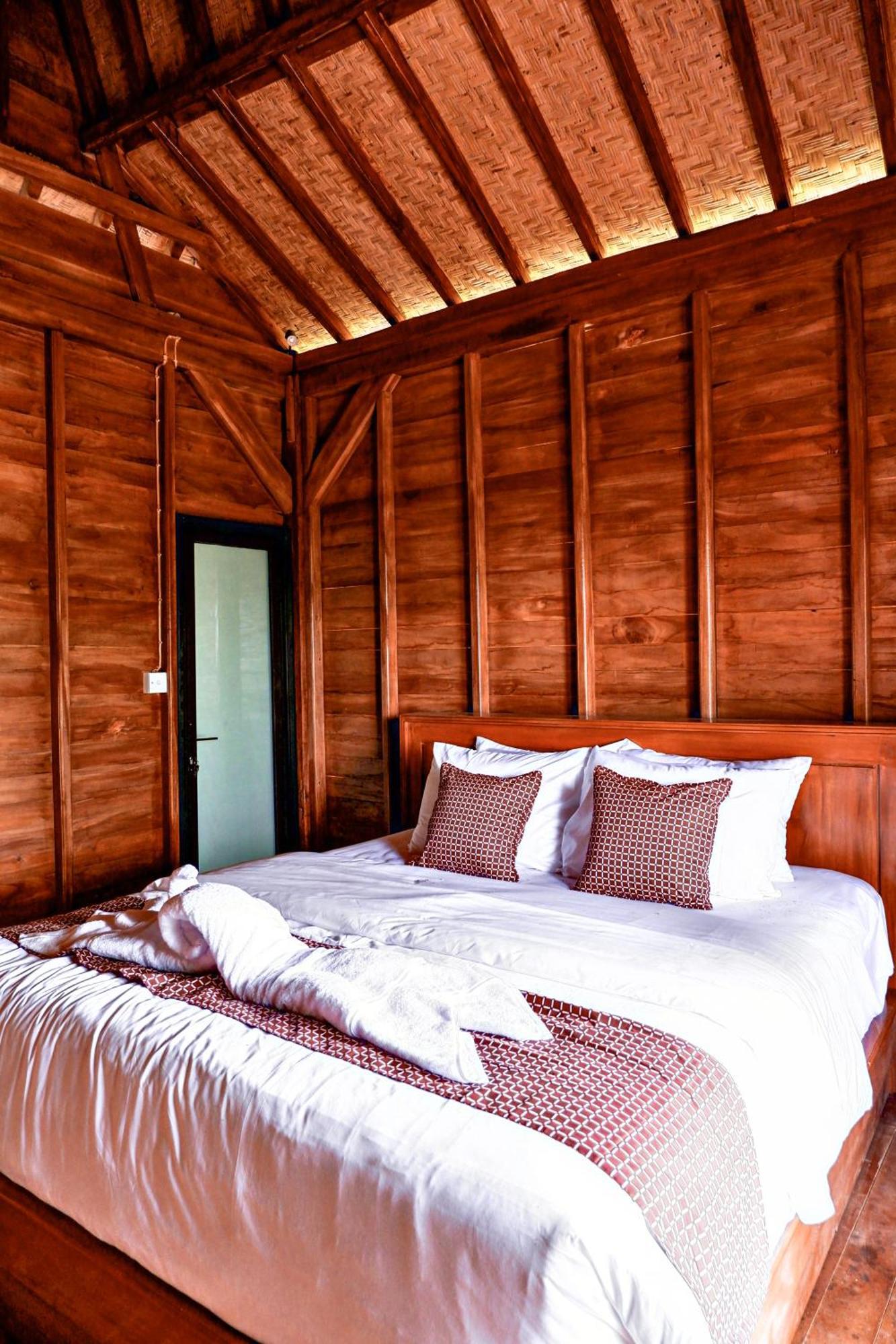 Aum Resort Pulukan Exteriör bild